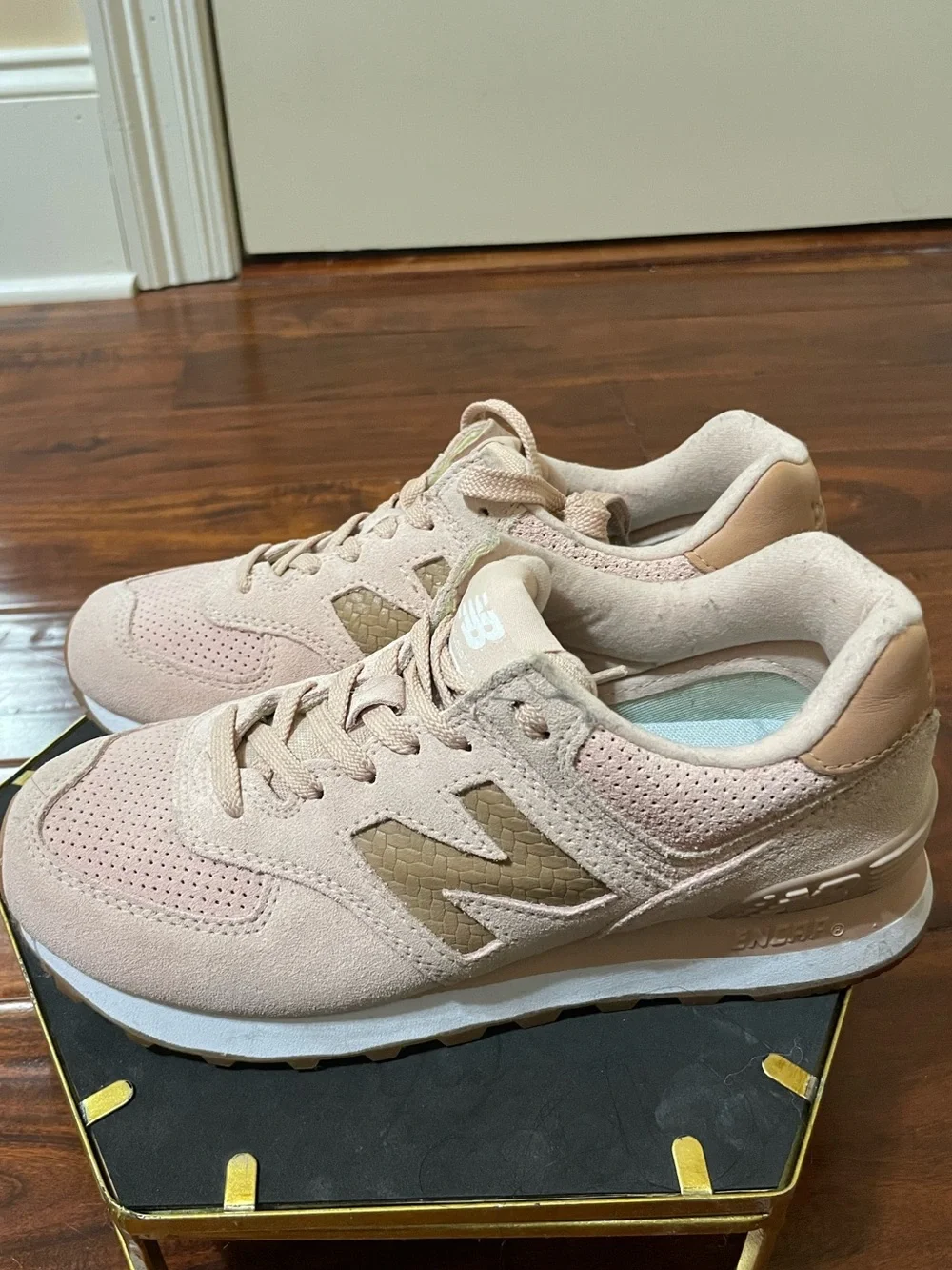 New Balance Women 574 Woven WL574WMB Blush Pink Suede & Tan Accent Sneakers - Picture 1 of 5